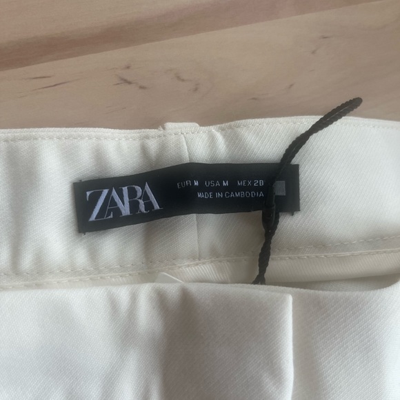 ZARA PLEATED BERMUDA SHORTS OYSTER WHITE - Picture 3 of 4